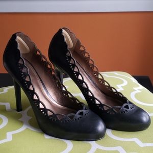 Adorable black heels